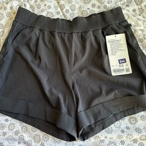 NWT Side Stripe Short 4”